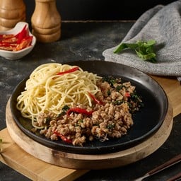 สปาเก็ตตี้ซอสผัดกะเพราหมูสับ