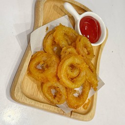 ปลาหมึกชุปแป้งทอด