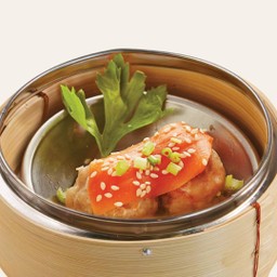 ปลาแซลมอนแต้มหน้าหมู (ผสมกุ้ง)