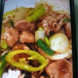 ข้าวราดผัดพริกหยวก-Fried with green peppers