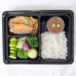 ข้าวน้ำพริกกะปิ+คู่ซี้ทอด(ปลาทู+มะเขือ)+ผัก