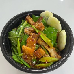 คะน้าหมูกรอบเป็นกับข้าว