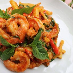 ข้าวผัดพริกแกงหน่อไม้กุ้ง