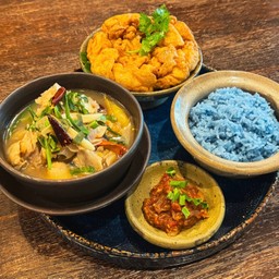 Set B ต้มส้มหัวปลาอีสาน+ไข่เจียว+แจ่วมะเขือ+ข้าวหุงอัญชัน 1 ถ้วย