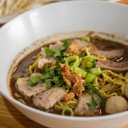 ก๋วยเตี๋ยวเรือเนื้อ พิเศษ