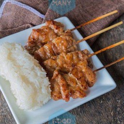 หมูปิ้ง 20 ไม้+ข้าวเหนียว 2 ห่อ (ไม้เล็ก)+ แถมเอส 1 ขวด
