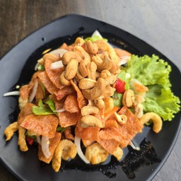 ยำสามกรอบ