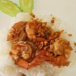 กุ้งทอดกระเทียม ราดข้าว