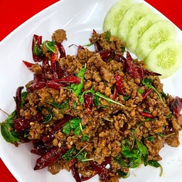 กะเพราหมูสับ (กับข้าว)