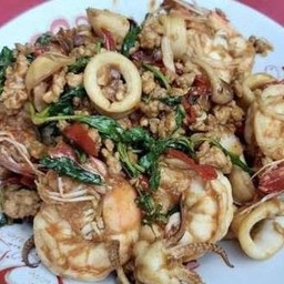 ข้าวกะเพรารวมมิตร