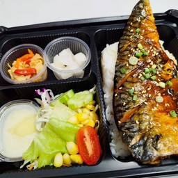 ข้าวหน้า ปลาซาบะย่างซอส