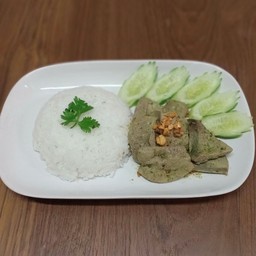ข้าวกระเทียมตับหมู
