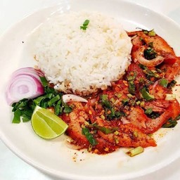 ข้าวยำหมูแดง