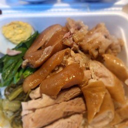 ข้าวขาหมูเมืองตราด น้ำจิ้มรสเด็ด ตลาดโสภณ โต้รุ่ง