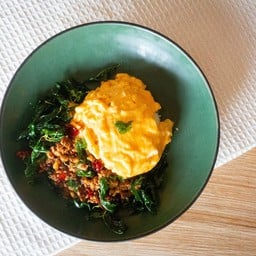 เซตข้าวไข่ข้นกระเพราพริกแห้ง ฟรีชามะนาว 1แก้ว