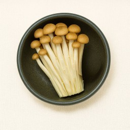 เห็ดชิเมจิน้ำตาล