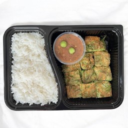 [อร่อยซ่ากับโค้ก] ข้าวน้ำพริกกะปิ+ไข่ชะอมทอด 1ใบ +  โค้ก ไม่มีน้ำตาล (ขวด)