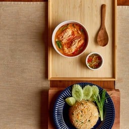 ข้าวผัดปู + ต้มยำกุ้ง (น้ำข้น)