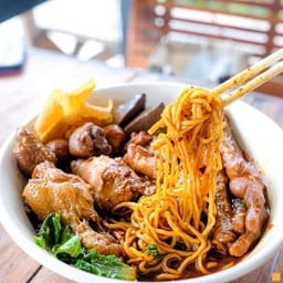 ก๋วยเตี๋ยวไก่มะระตุ๋นบุฟเฟต์ แอบแซ่บ สาขาหล่มสัก