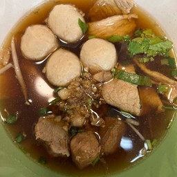 เกาเหลาหมูน้ำแดง