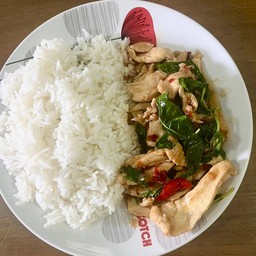ข้าวไก่ผัดกะเพรา