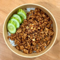ข้าวหมูสับทอดกระเทียมพริกไทย