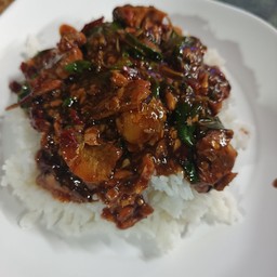 กระเพราปลากระป๋อง