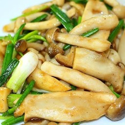 เห็ดผัดน้ำมันหอยราดข้าว
