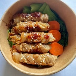 บะหมี่สามชั้นพันเห็ดเข็มทอง ย่างซอสเทริยากิ