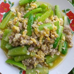 ผัดแตงใส่หมูสับ ใส่ไข่ (กับข้าว)