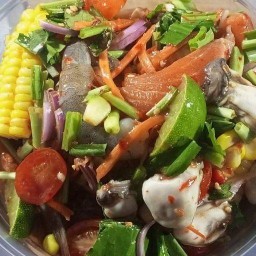 ส้มตำยำแซ่บ by ยุ้ย (ในปั๊มปตท.บ้านเก่า)