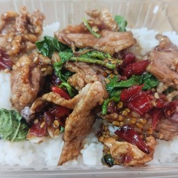 ข้าวราดกระเพราเนื้อ