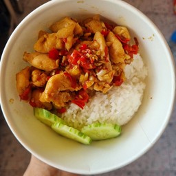 ข้าวหมูผัดพริกเกลือ