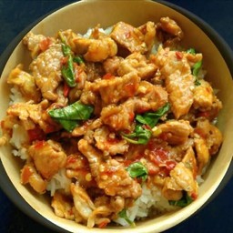 ข้าวกะเพราหมูชิ้น