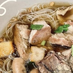 ก๋วยเตี๋ยวเนื้อ