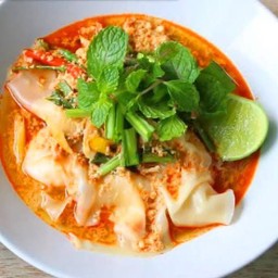 บะหมี่เกี๊ยวต้มยำ น้ำข้น