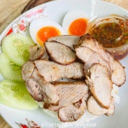 อาหารตามสั่ง  เจ๊ออม ย่านพระราม 3