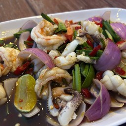 ยำทะเลแซ่บ