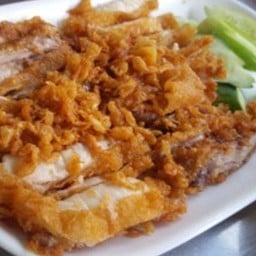 ร้านลองยังข้าวมันไก่ หลังมหาวิทยาลัยนเรศวรประตู 5