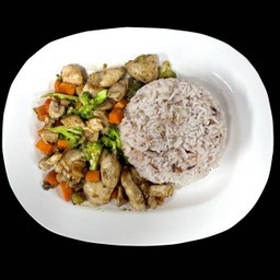 ไก่(หมัก3สามเกลอ)ผัดกับผักกินกับข้าวสวย | Stir-Fried Chicken W/Veggies & Plain Rice