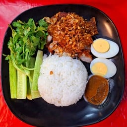 ข้าวหมูทอดปลาร้า
