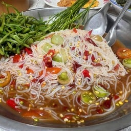 ร้านส้มตำสาวภูไท