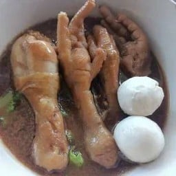 ก๋วยเตี๋ยวน้ำตก น่องไก่+ขาไก่