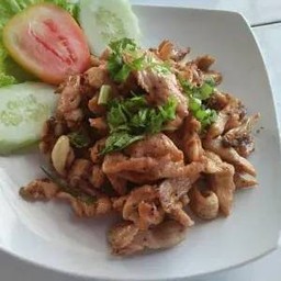 ทอดกระเทียม - Garlic and pepper