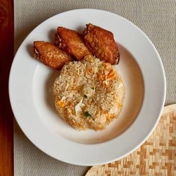 ข้าวผัดไข่+ปีกไก่ทอด