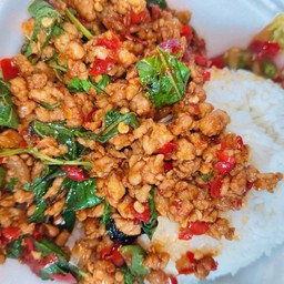 ผัดกะเพราหมูสับ - ราดข้าว