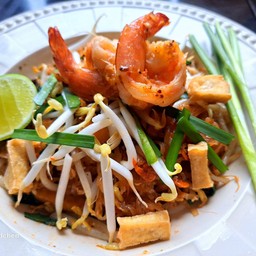 ผัดไทยกุ้งสด