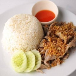 ข้าวทอดกระเทียม(ราดข้าว)