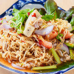 ยำมาม่า หมูยอ + หมูสับ