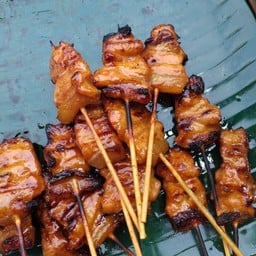 ตัง ตังหมูปิ้งโบราณ ตลาดนัดวีมาเก็ต
